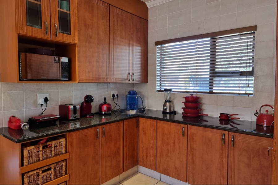 3 Bedroom Property for Sale in WestLake Country Safari Estate North West